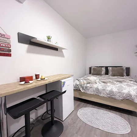 Apartament Renthouse Apartments-old Town #1 *